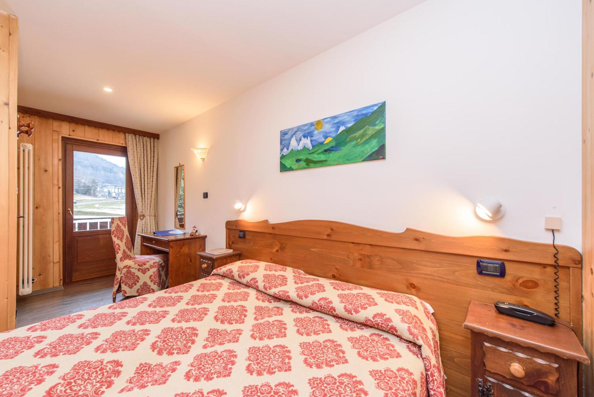 Hotel Des Roses Antey-Saint-André Eksteriør bilde